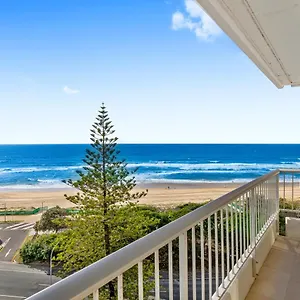 narrowneck-court-holiday-apartments.queenslandhotels.net/